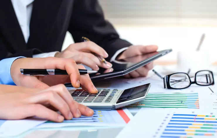 Servicio de gestión laboral en oficina profesional